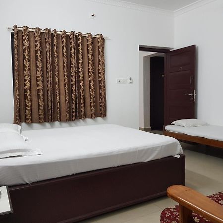 All Seasons Guest House Thiruvananthapuram Екстер'єр фото